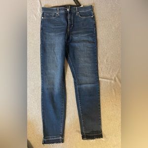 NWT BANANA  REPUBLIC jeans for women. Dark wash